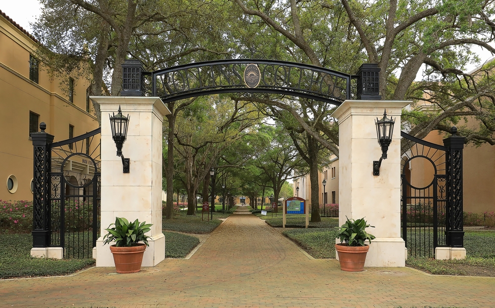Counseling Programs at Rollins College Counseling Programs at Rollins College